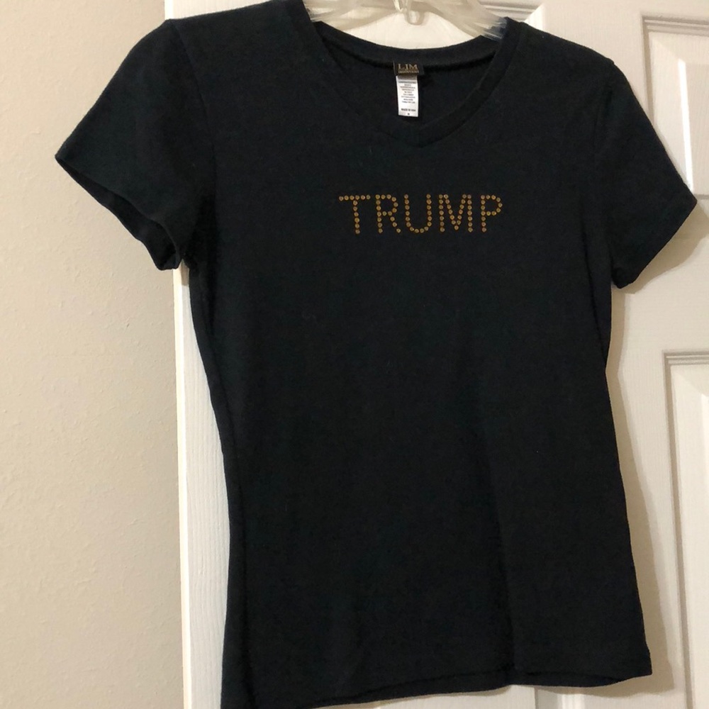 Black t-shirt trump logo